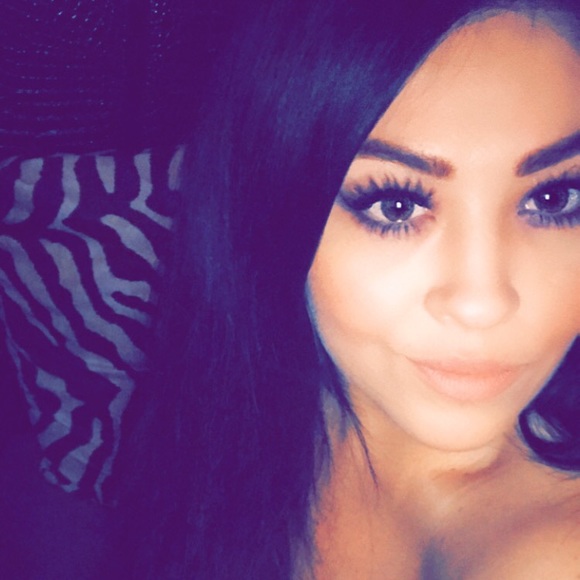 Meet your Posher, Sharon - Picture 4 of 4